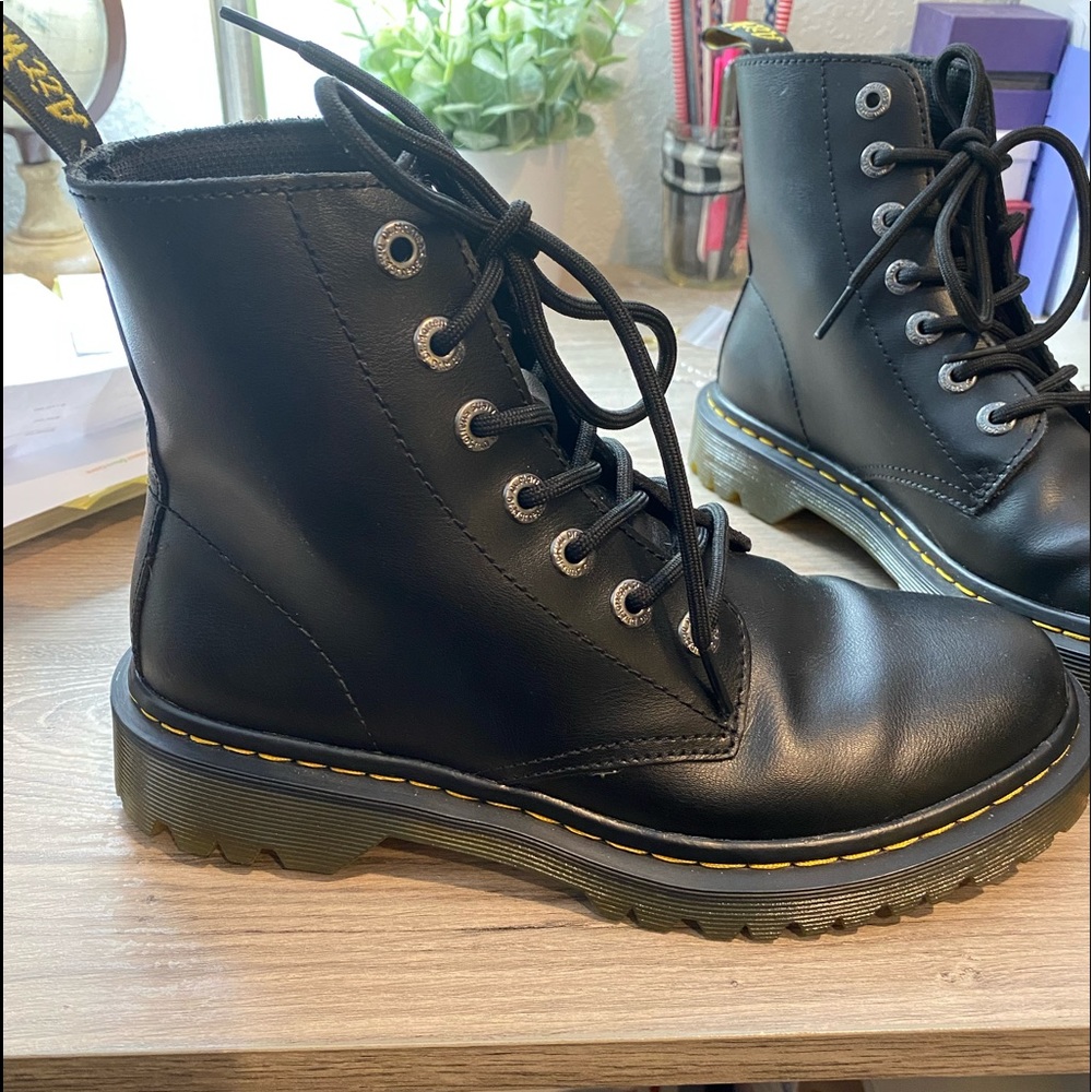 Dr Martens Modern Classics Smooth 1460 8-Eye Boots